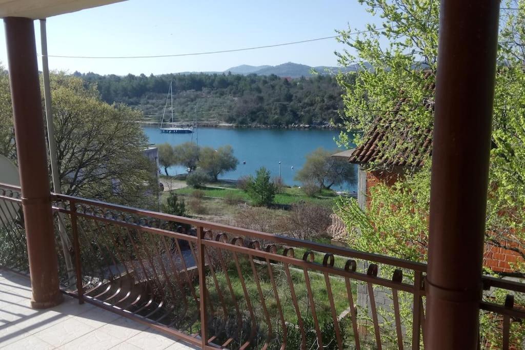 Ferienhaus Am Wasser - Kuca Rio - Iberische Finca In Dalmatien Біліце Екстер'єр фото